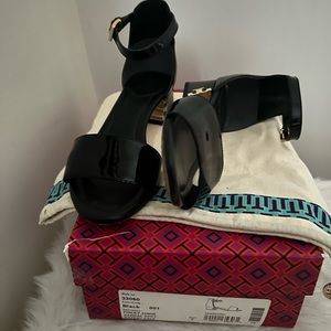 Tory Burch Finley sandal size 7